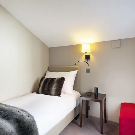 ヴァネッサ ホテル 4*