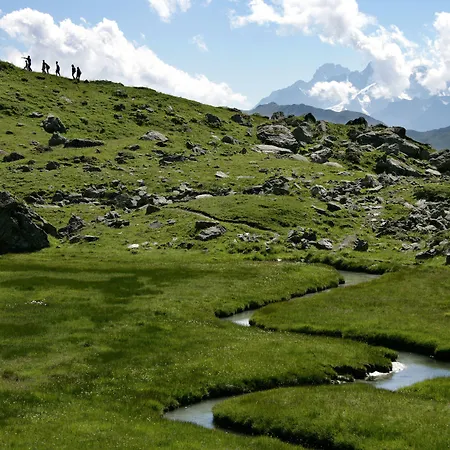 ヴァネッサ ホテル ヴェルビエール