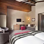 Vanessa Hotel